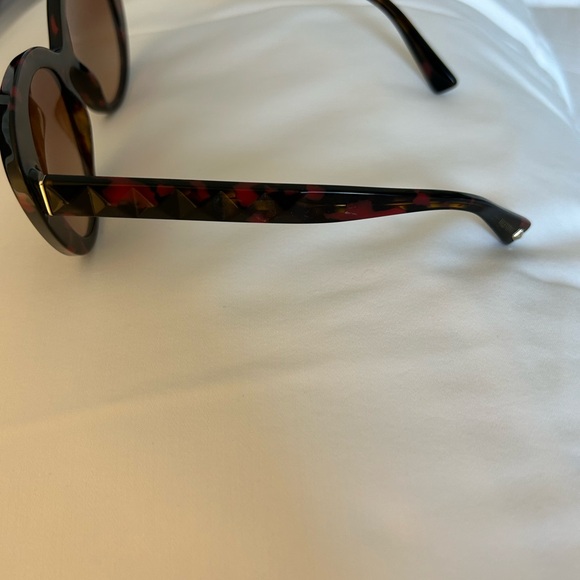 Valentino Black and Red sunglasses! Absolutely stunning!
